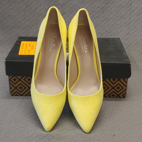 Charles David Angelica  Pump Light Yellow -8 - Picture 4 of 13